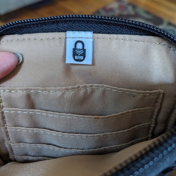 Baggalini crossbody bag - Picture 3 of 4